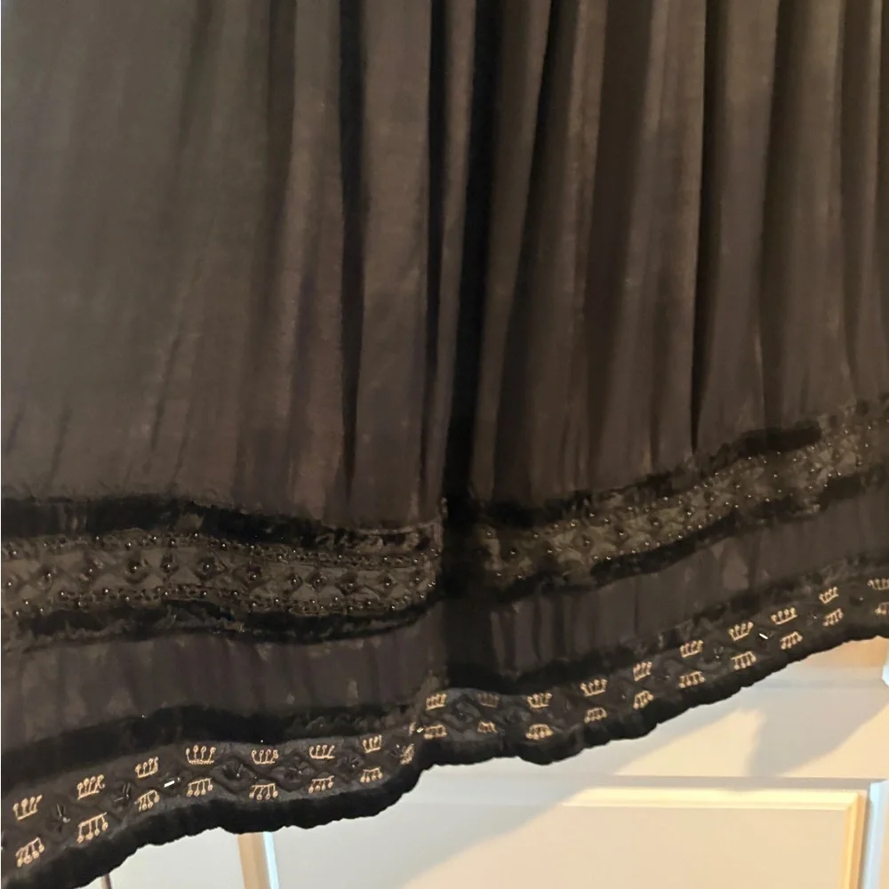 Karavan Black Pleated Midi Skirt Elastic Waist Boho velvet Lace Trim Size Large - Picture 9 of 11